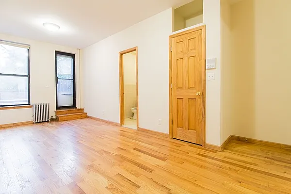 Rented by EXR | media 2