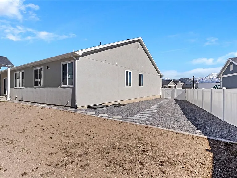 2869 S Drake Ave — Photo 31