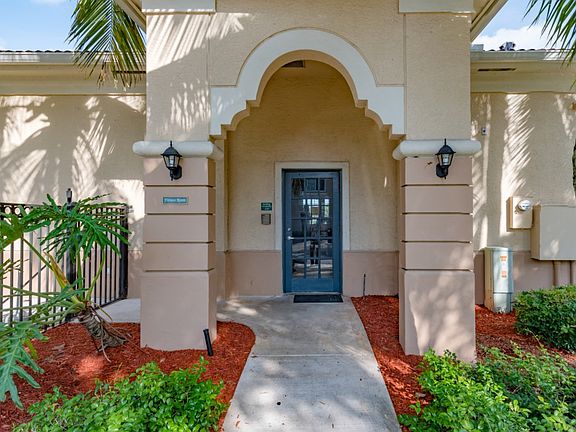 4th image of 2487 Centergate Dr APT 204