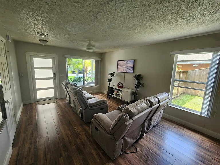 13701 Glasser Ave #1 — Photo 18