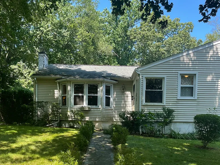 75 George St — Photo 2
