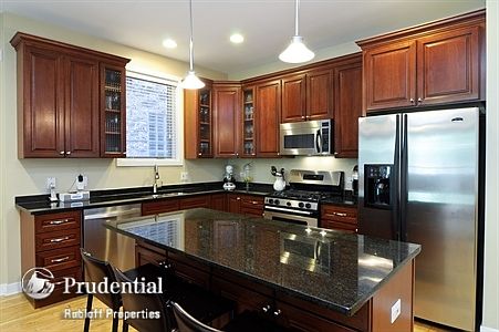 4th image of 864 N Paulina St #1
