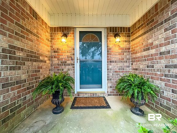 3rd image of 532 Meadow Ln
