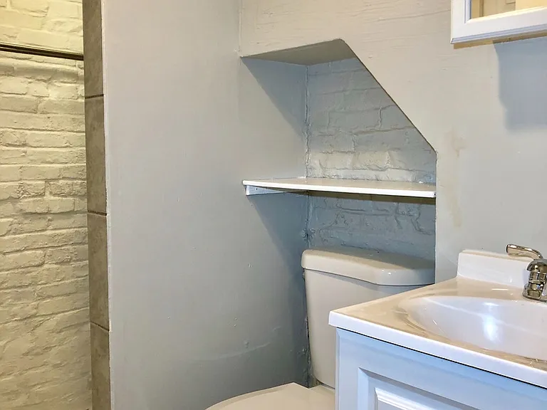 Unit for rent in Highlandtown — Photo 6