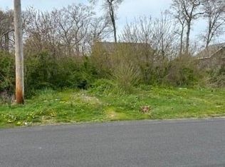 Carlton Ave, Mastic, NY 11950