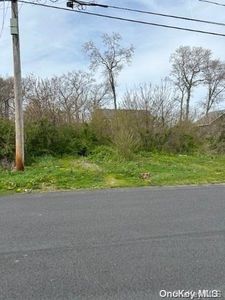 v/l Carlton Avenue, Mastic, NY, 11950
