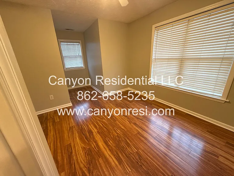 2544 Forest Lodge Dr — Photo 10