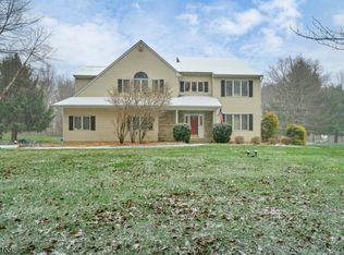 4 Thomas Farm Ln, Long Valley, NJ 07853