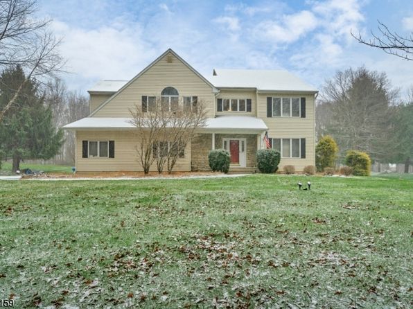 4 Thomas Farm Ln Long Valley Nj 07853 Zillow