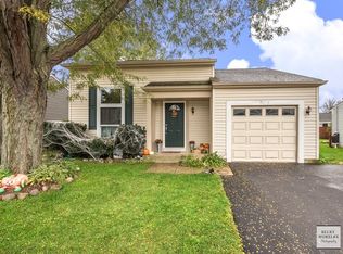 2675 Prairieview Ln N, Aurora, IL 60502