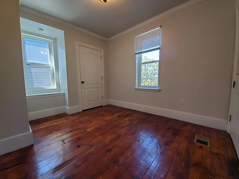 1413 Porterfield St — Photo 10