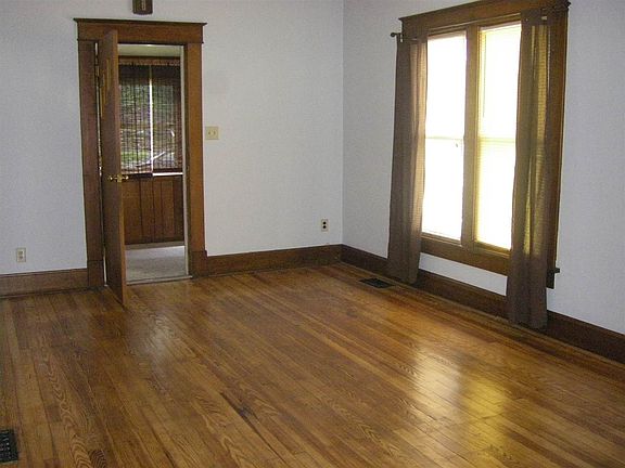 3rd image of 1018 S 18th St