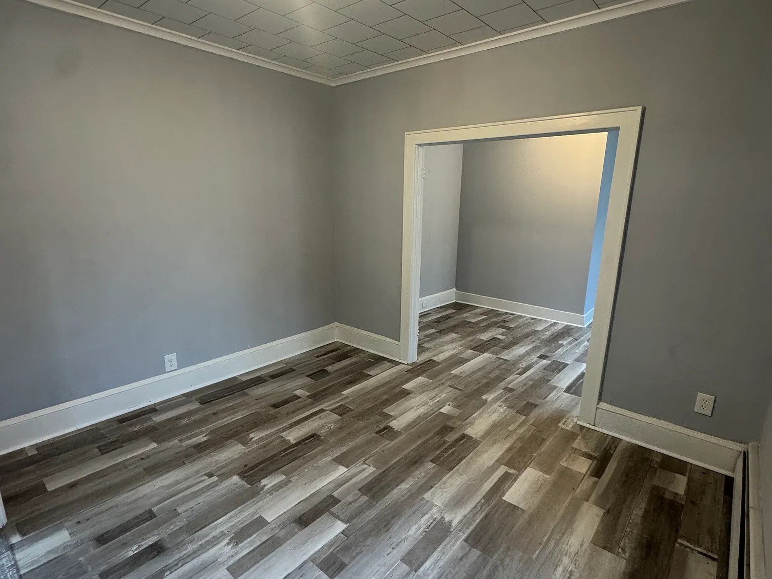 3 bed, 2000 sqft, $1,325 — Photo 2