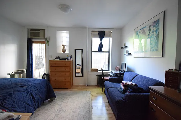 Rented by Douglas Elliman | media 21