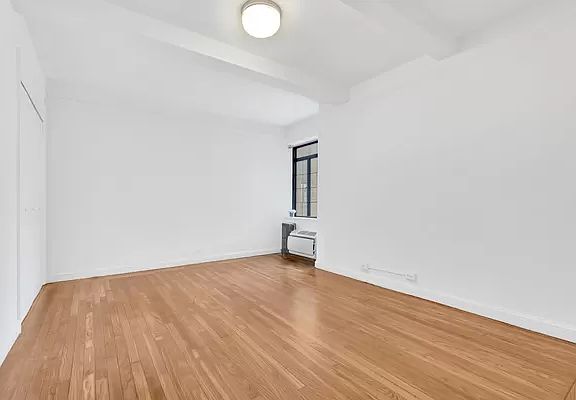 2nd image of 25 Tudor City Pl APT 1507