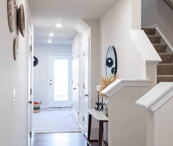 525 Seeback Dr — Photo 17
