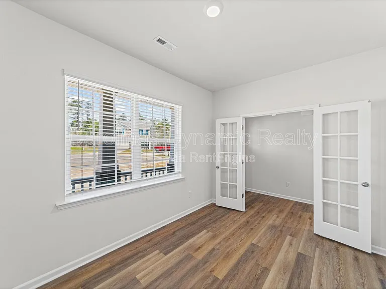 204 Calvin Creek Dr — Photo 8