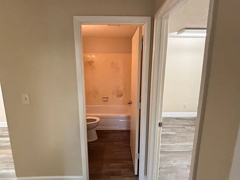 301 Crater Lake Ave — Photo 6