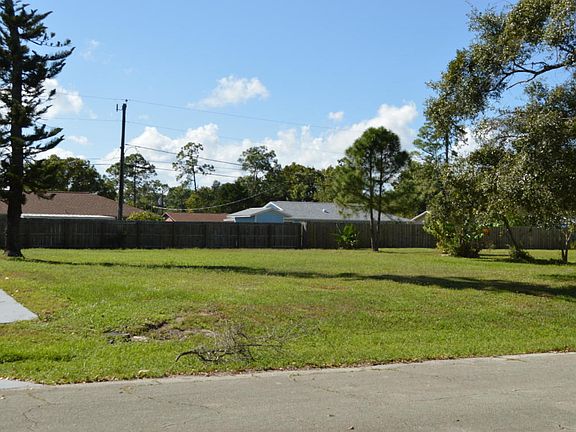 3rd image of 3432 Woodland Dr