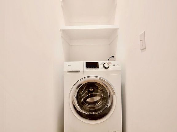 5th image of 152 W 49th St APT 6A