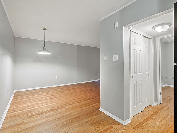 4th image of 2501 S Big Bend Blvd #3B