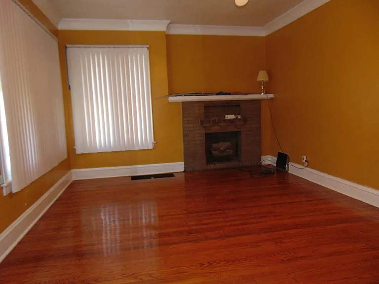 7537 S Michigan Ave — Photo 11