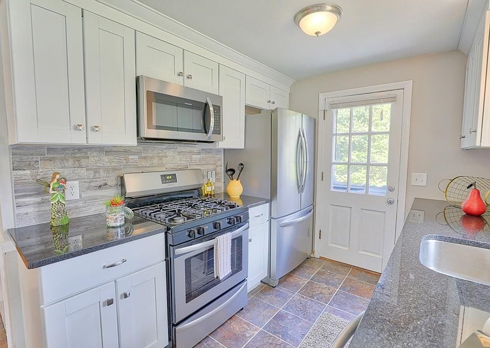 83 Redin Dr, East Longmeadow, MA 01028 Zillow