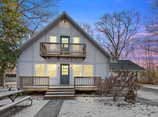 17125 Seneca Dr, Howard City, MI 49329
