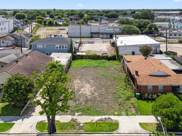 305 Everton St, Houston, TX 77003