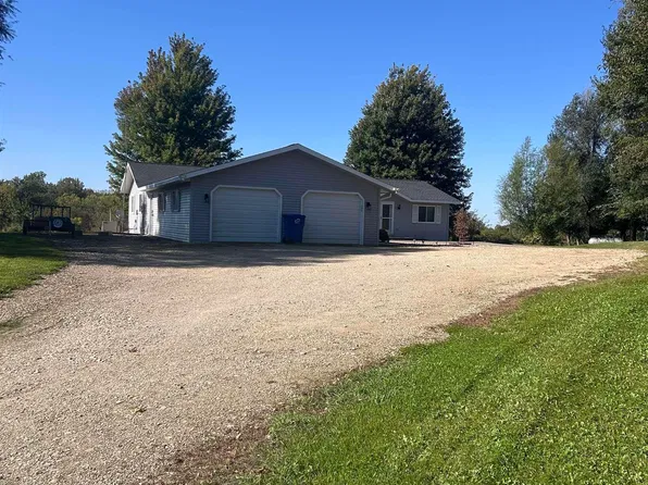 2946C Twinkle Hill Rd, Marshalltown, IA 50158
