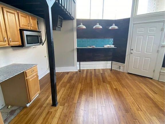 5th image of 201 Emming St APT C