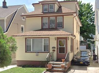 7008 Nansen St, Forest Hills, NY 11375