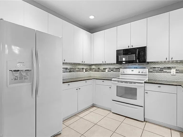 3258 Tamara Dr #2 — Photo 10