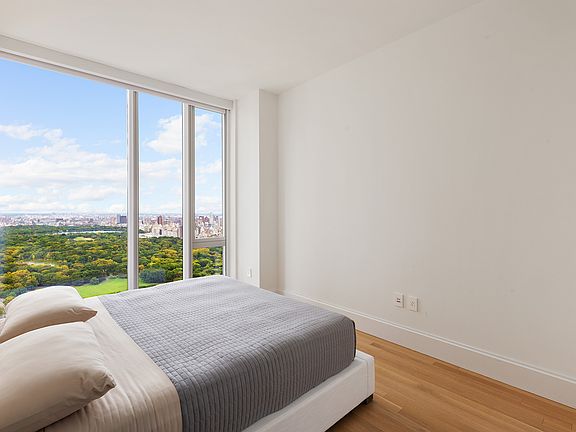 5th image of 217 W 57th St APT 57N