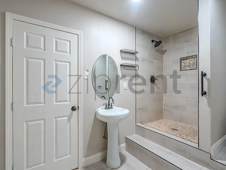5818 Glenhurst Dr — Photo 18
