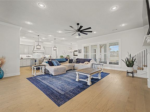 2nd image of 4001 Rolling Meadows Dr