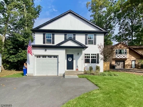303 Durban Ave, Hopatcong Boro, NJ 07843