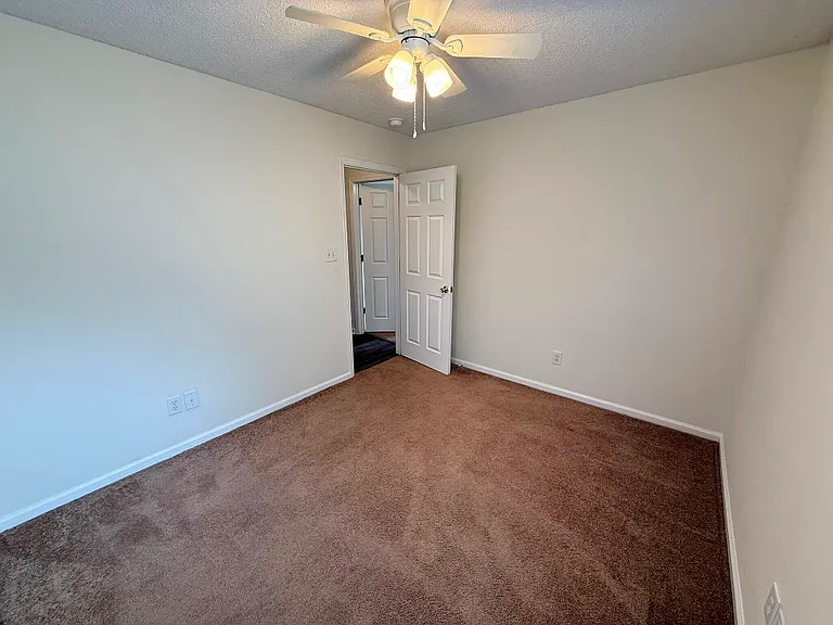 104 Benin Ct #B — Photo 22