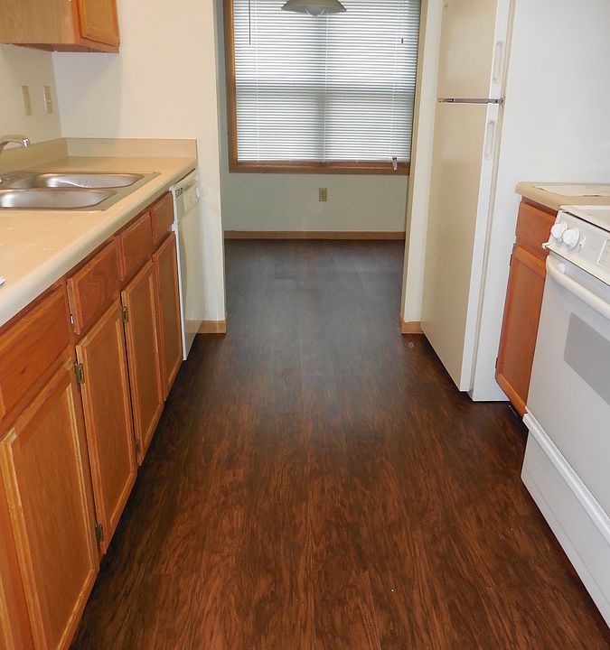 1st image of 707 N Grand Ave #206
