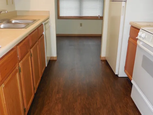 707 N Grand Ave #206, Waukesha, WI 53186
