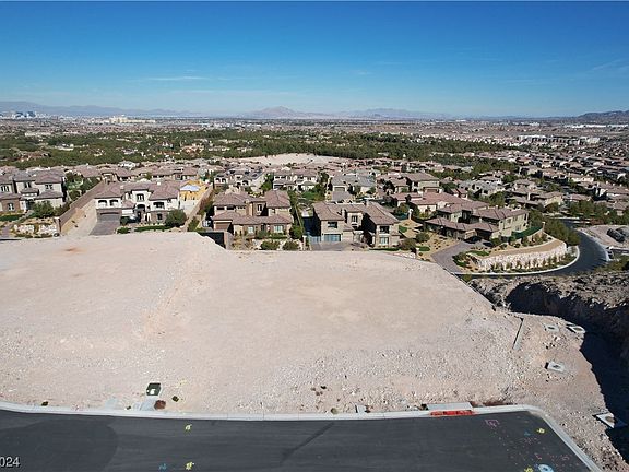 3rd image of 12 Mountain View Dr