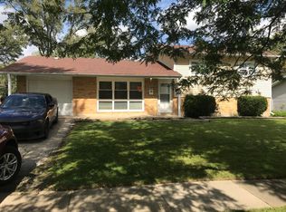 600 Flagstaff Ln, Hoffman Estates, IL 60169