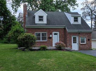 27 Berkshire Dr, East Greenbush, NY 12061