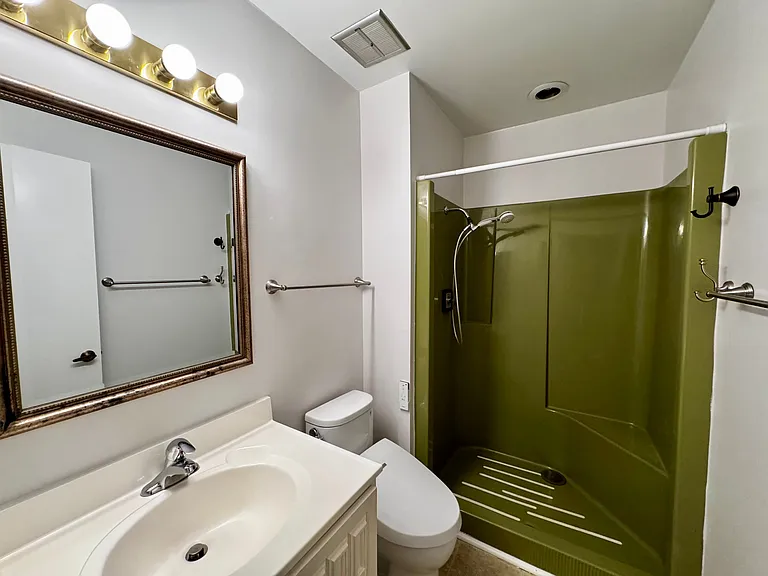 208 Lamplighter Cir — Photo 20