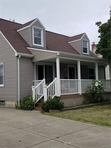 100 Milsom Ave, Cheektowaga, NY, 14227