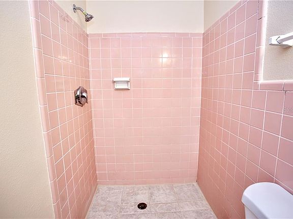 3rd image of 1723 N Powers Dr