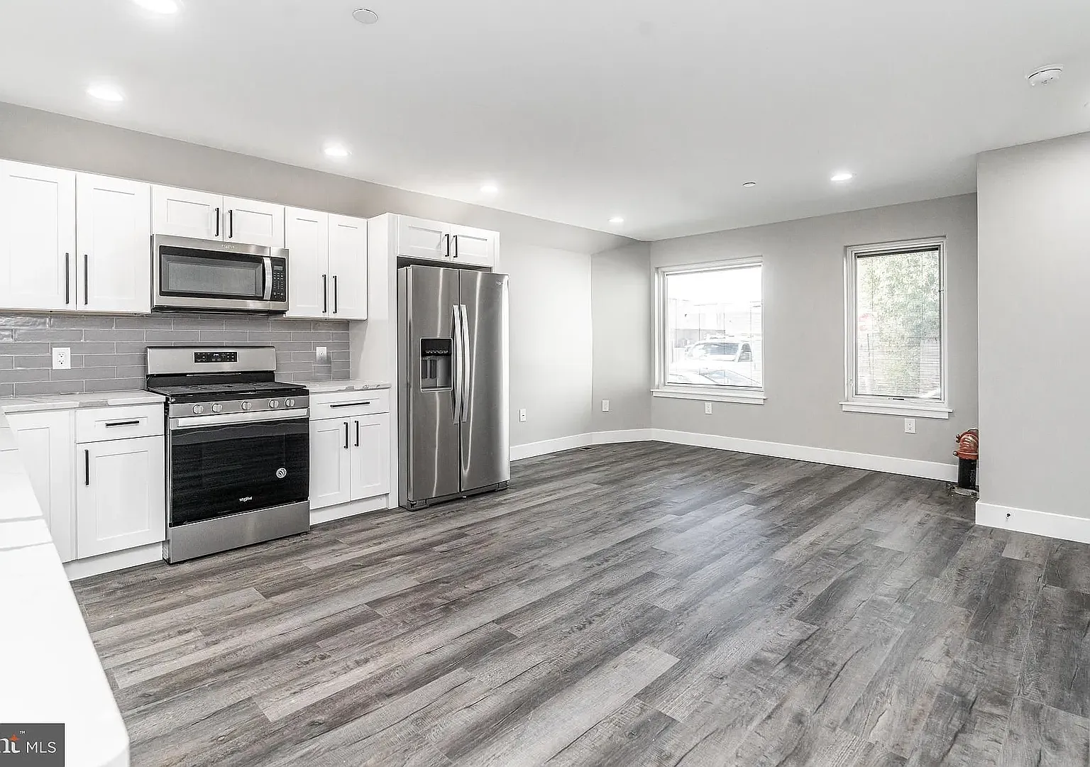 2 bed, 1053 sqft, $2,600 — Photo 1