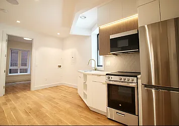 Rented by Loom Capital Group Inc.