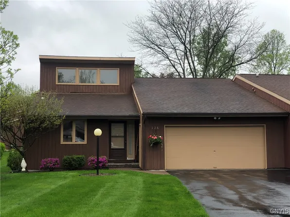 126 Lancelot Ln, Camillus, NY 13031