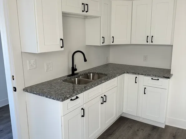 609 SW Topeka Blvd #1, Topeka, KS 66603